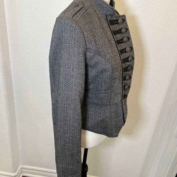 Fitted jacket sergeant pepper style tweed vibes with gorgeous button detail - Picture 6 of 17